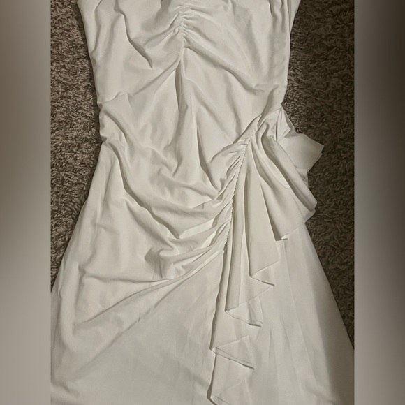 Soft silky white gown ☁️🤍 - Picture 6 of 6